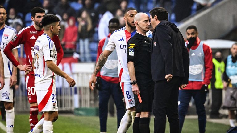 Fonsika is very bustling for the referee Milut in a 2-1 victory over Brest