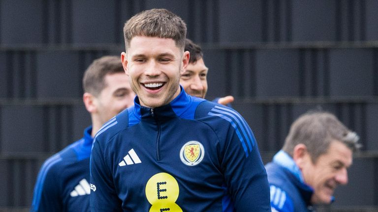 Glasgow, Escocia - 17 de marzo: George Hirst durante una sesión de entrenamiento de Escocia en el City Stadium, el 17 de marzo de 2025, en Glasgow, Escocia. (Foto de Alan Harvey / Group)