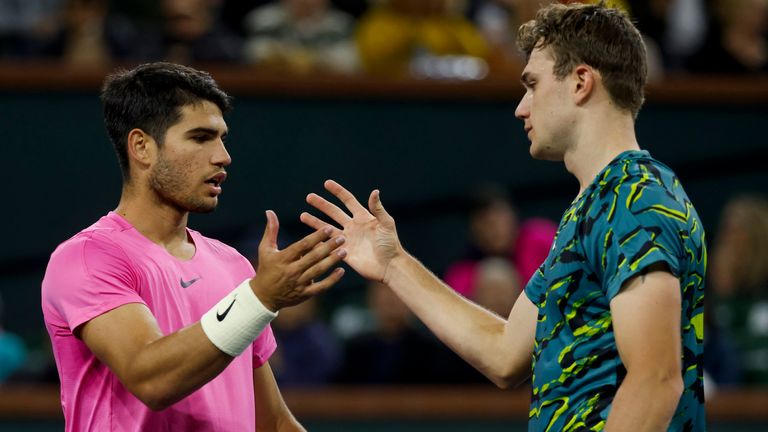 Jack Draper of Great Britain retires and congratulates Carlos Alcaraz of Spain during the 2023 BNP Paribas Open at Indian Wells Tennis Garden in Indian Wells, California. Mandatory Photo Credit: Charles Baus/CSM (Credit Image: © Charles Baus/CSM via ZUMA Press Wire) (Cal Sport Media via AP Images)