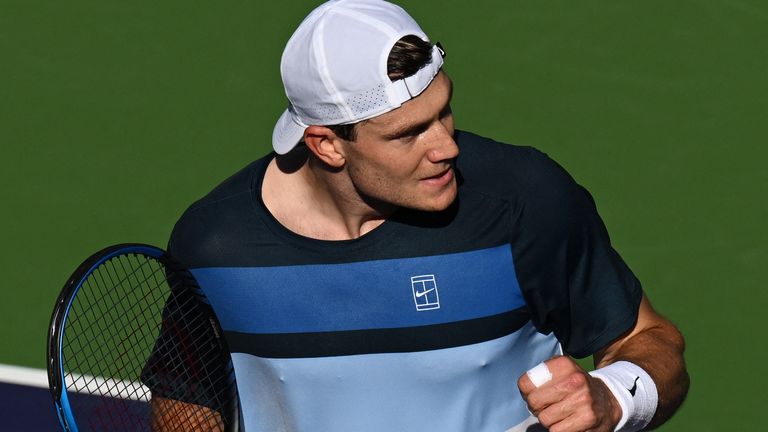 Britain's Jack Draper reacts during the men...s singles semi-final tennis match against Spain's Carlos Alcaraz at the BNP Paribas Open at the Indian Wells Tennis Garden in Indian Wells, California, on March 15, 2025. (Photo by Patrick T. Fallon / AFP)