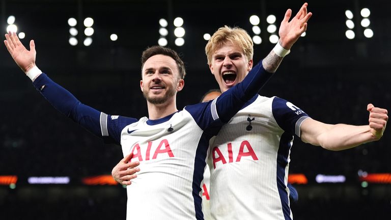 James Maddison celebra poner a Tottenham 2-0 contra AZ en el partido de vuelta