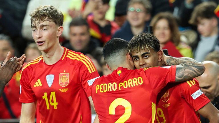 Lamine Yamal dari Spanyol merayakan gol selama pertandingan dua leg perempat final Liga UEFA Nations antara Spanyol dan Belanda di Stadion Mestalla pada 23 Maret 2025 di Valencia, Spanyol. AFP7 23/03/2025 (Europa Press via AP)