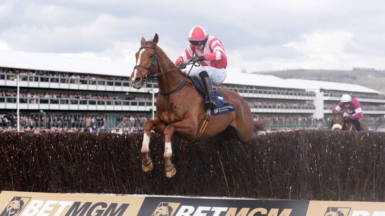 Lecky Watson wins the Brown Advisory Novices' Chase