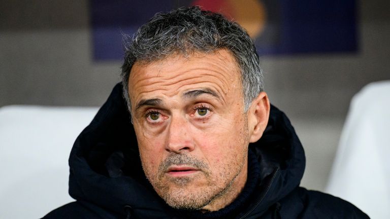 January 29, 2025, BADEN-W'RTEMBERG, Stuttgart: Football: Champions League, VFB Stuttgart-Paris Saint-Germain, First round, match 8, mhparena. Paris Saint -Germain coach Luis Enrique sits on the field before the match. Photography: Tom Wheeler/Photo/DPA/AP