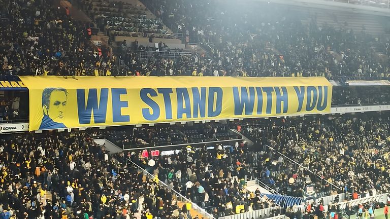 A banner from Fenerbahce fans support Jose Mourinho 