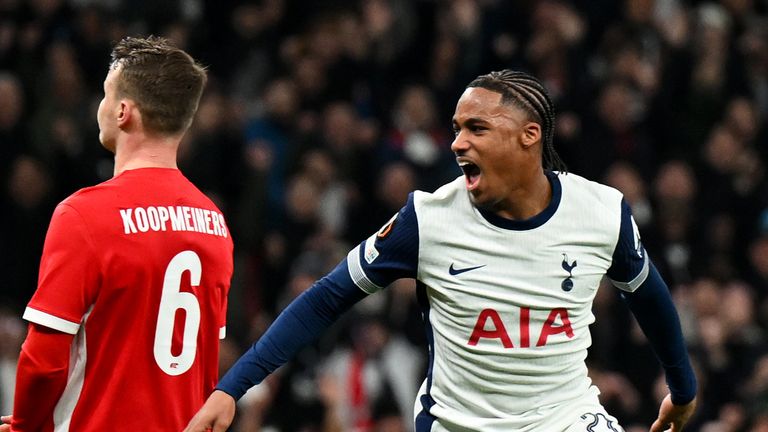 Odobert le dio a Tottenham la ventaja