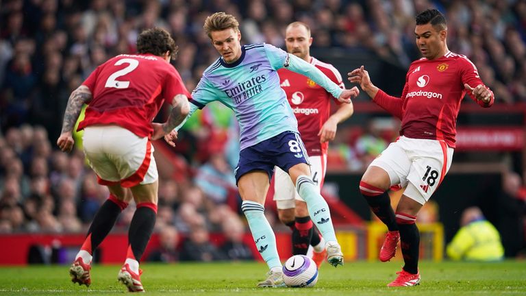 Martin Odegaard takes on Victor Lindelof and Casemiro