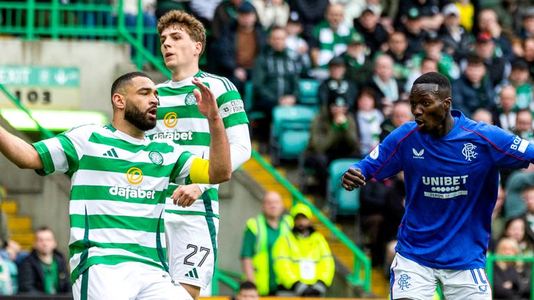 Rangers Mohamed Diomande merayakan setelah mencetak gol untuk membuatnya 2-0 vs Celtic