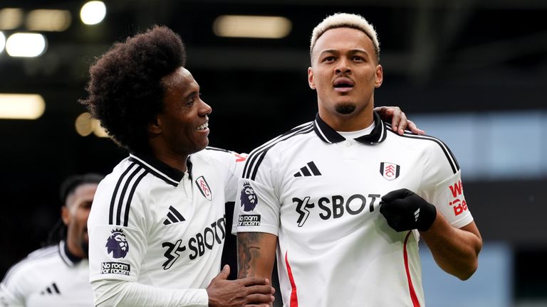 Fulham's Rodrigo Muniz (right) celebrates with Willian after scoring his sides first goal