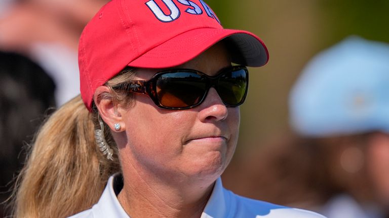 Wakil Kapten Amerika Serikat Angela Stanford melihat selama Turnamen Golf Piala Solheim di Robert Trent Jones Golf Club, Sabtu, 14 September 2024, di Gainesville, VA.Team USA menang 15.5-12.5. (Foto AP/Chris Szagola) 