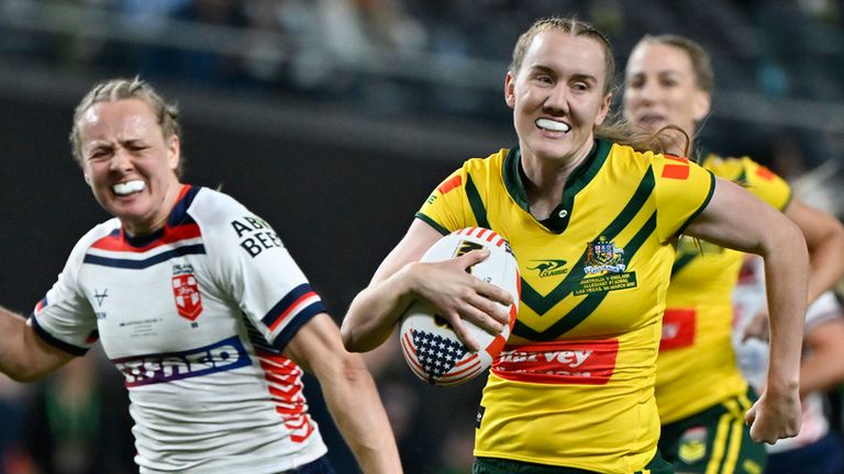 Tamika Upton tormented England with five tries in a stunning Vegas display