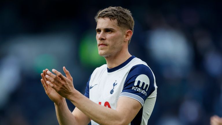 Micky van de Ven made his long-awaited return for Spurs