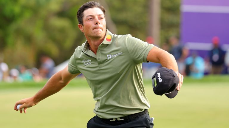 VikTor Hoveland interacts from Norway at The 18th Green during the last round of the Valspar 2025 championship in Resort Innisbroook and GOLF Club on March 23, 2025 in Palm Harbor, Florida. (Douglas P. Defeelice/Getty Images)