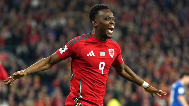 Rabbi Matondo Wales merayakan mencetak gol ketiga tim mereka dalam pertandingan selama kualifikasi Piala Dunia FIFA 2026, pertandingan Grup J di Stadion Cardiff City. Tanggal Gambar: Sabtu 22 Maret 2025.