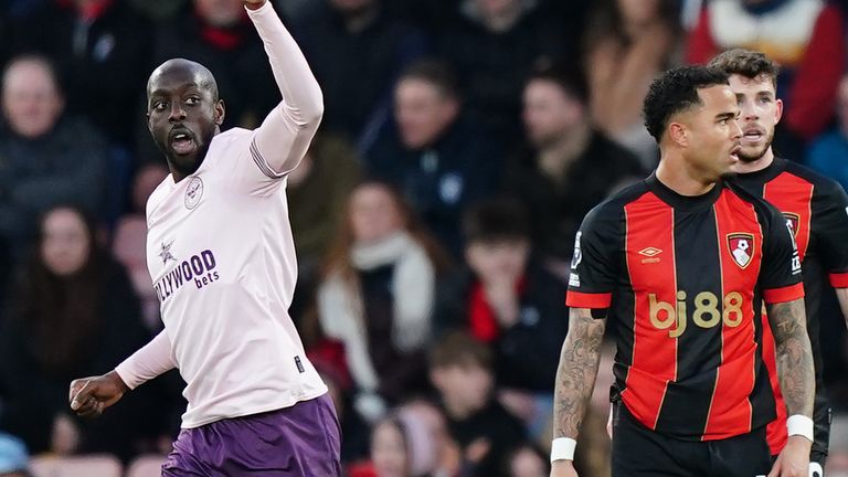 Brentford's Yoane Wissa (left) celebrates scoring their leveller