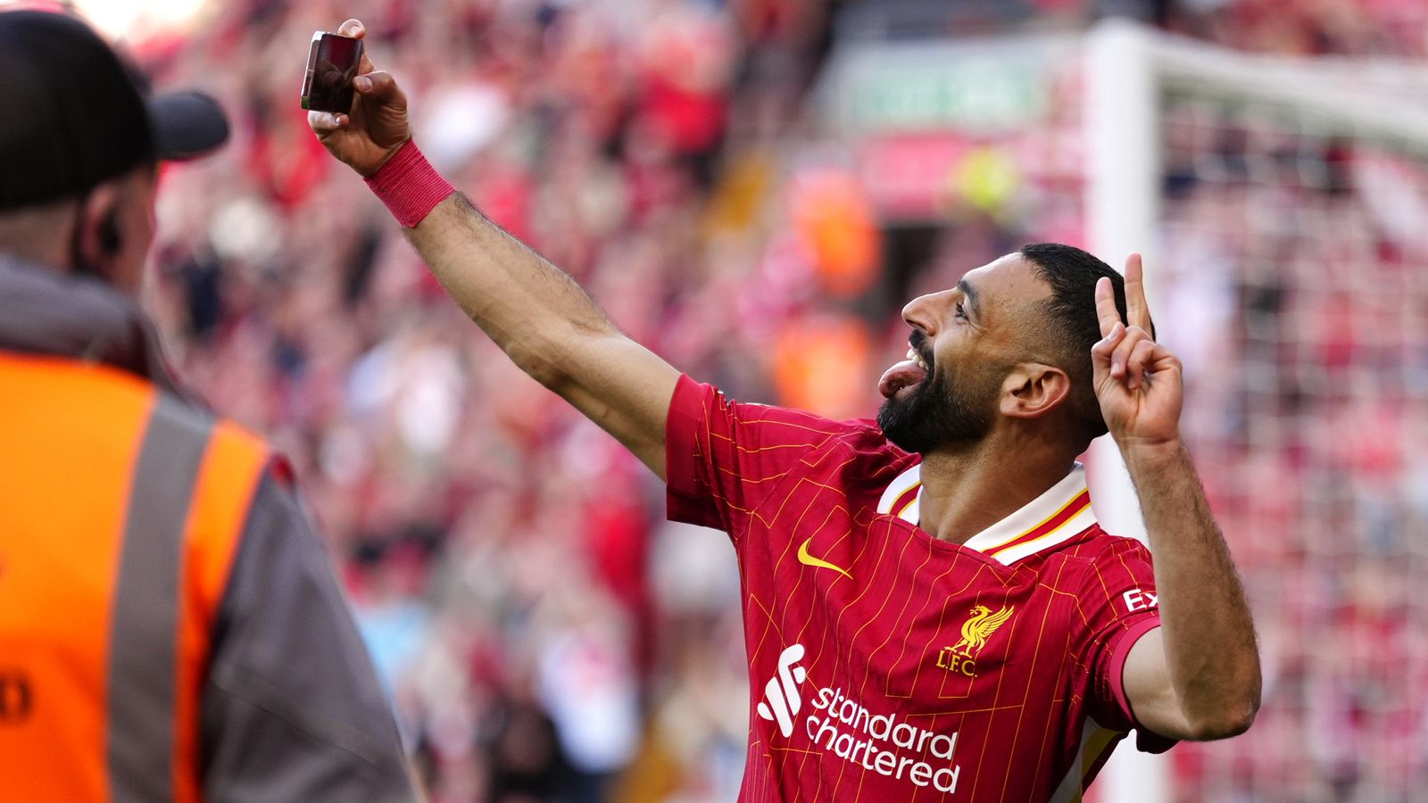 https://e0.365dm.com/25/04/1600x900/skysports-mohamed-salah-liverpool_6899082.jpg?20250427180458