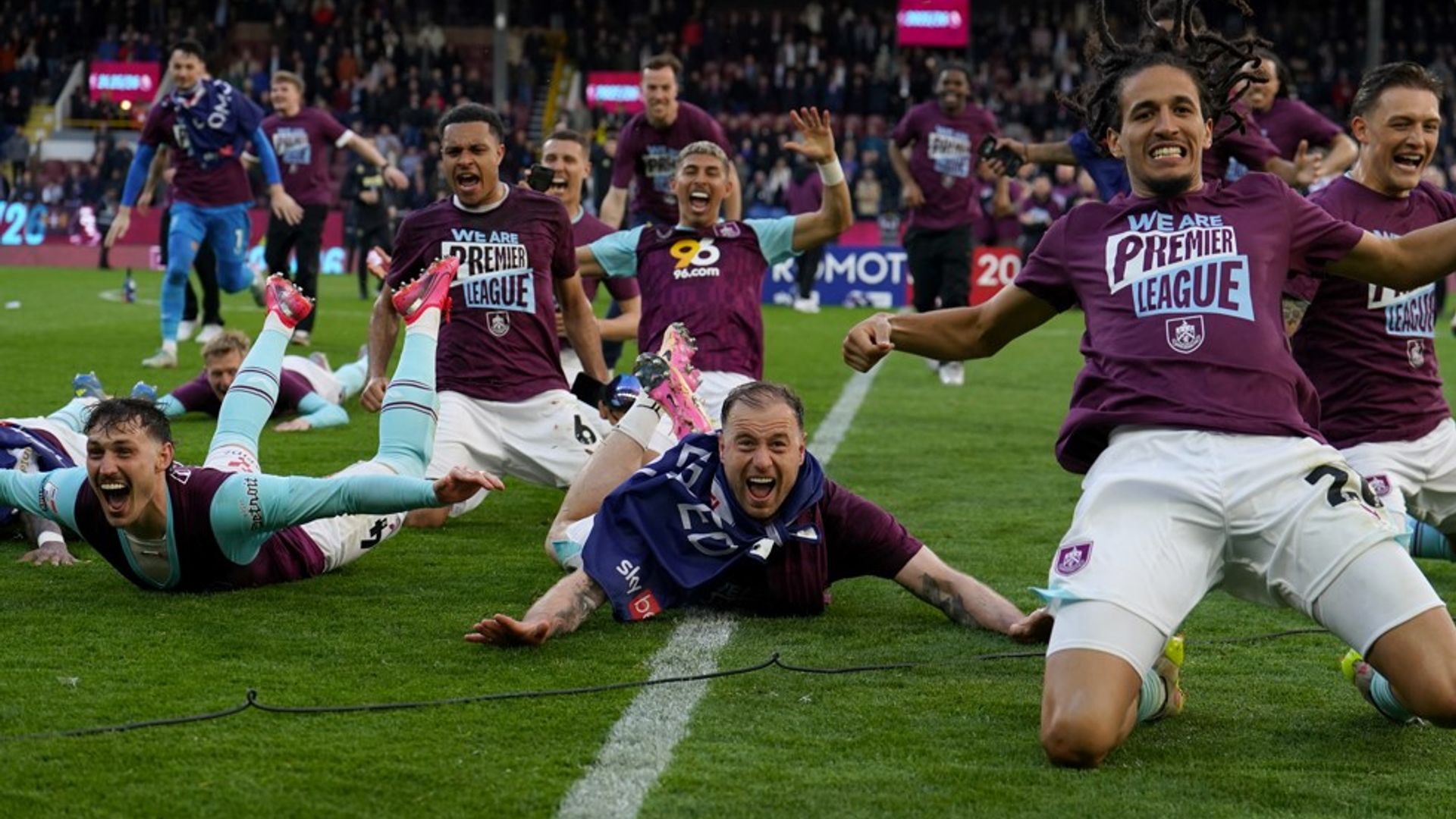 Brownhill double seals Burnley's Premier League promotion