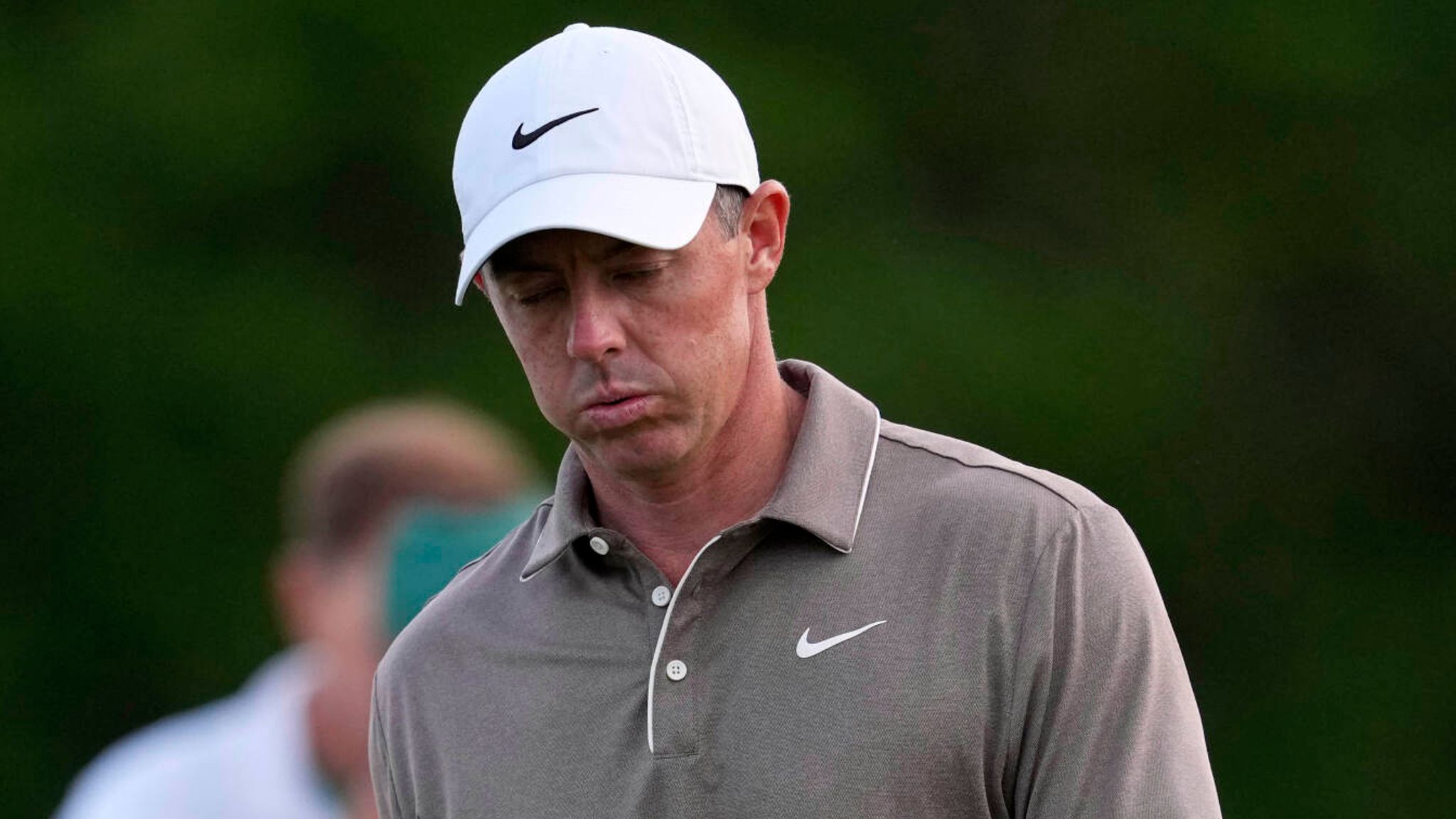 The Masters: Rory McIlroy fails to build on fast start to Grand Slam push at Augusta National | Golf News | Sky Sports