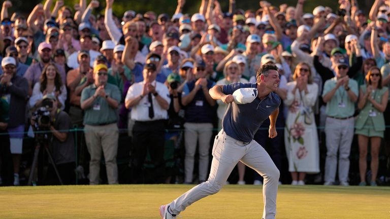 Rory McIlroy dopo aver vinto gli spareggi contro Justin Rose. Foto: AP