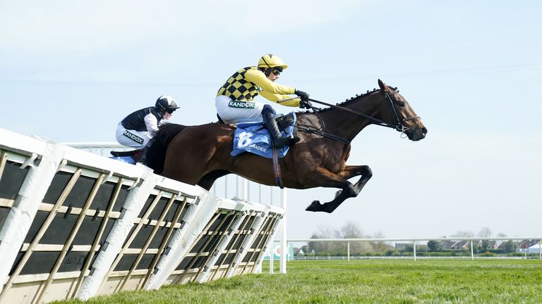 Salvator Mundi clears away from Romeo Coolio at Aintree