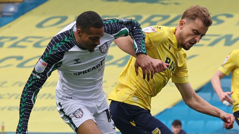 Wilson Isodor gets a shot on target during Sunderland's loss at Oxford