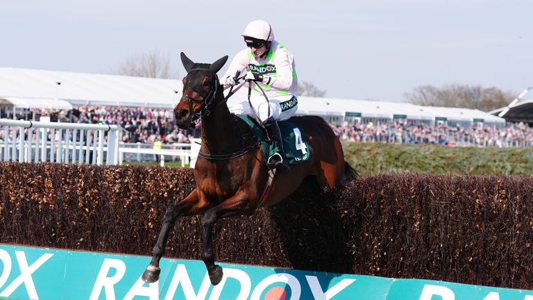 Gaelic Warrior on the way to victory in the Bowl Chase