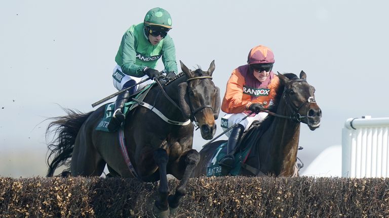Impaire Et Passe jumps past Gidleigh Park in the Manifesto Novices' Chase at Aintree