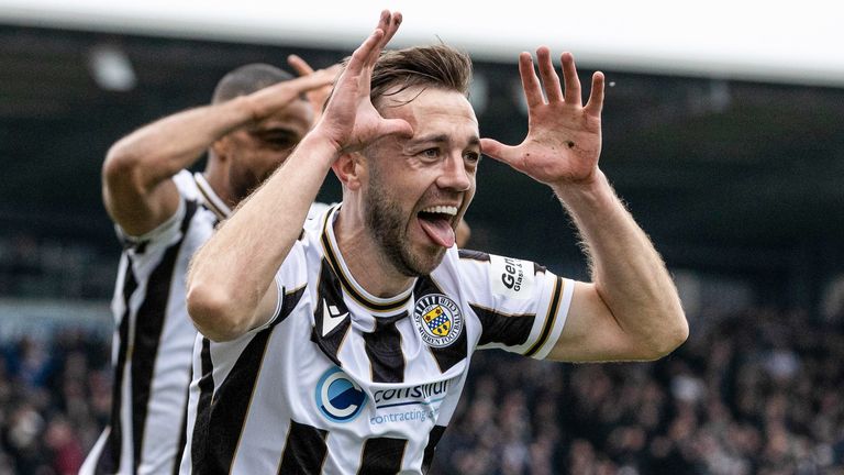 PAISLEY, SCOTLAND - APRIL 26: St Mirren's Conor McMenamin celebrates as he scores to make it 2-2 during a William Hill Premiership match between St Mirren and Rangers at the SMiSA Stadium, on April 26, 2025, in Paisley, Scotland. (Photo by Alan Harvey / SNS Group)