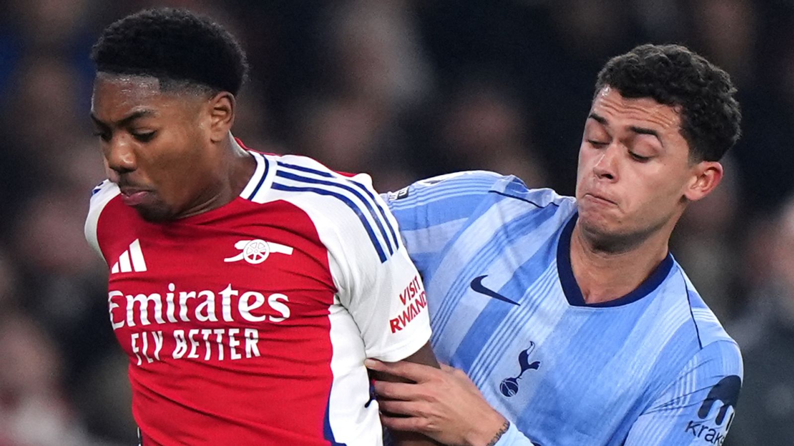 https://e0.365dm.com/25/05/1600x900/skysports-arsenal-myles-lewis-skelly_6911630.jpg?20250510091359