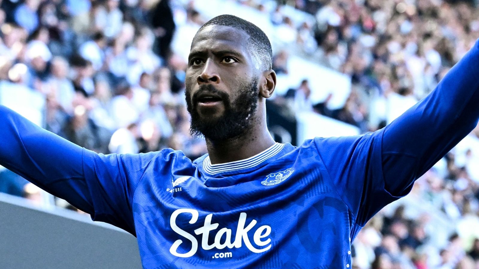 https://e0.365dm.com/25/05/1600x900/skysports-beto-everton-premier-league_6912080.jpg?20250510164212