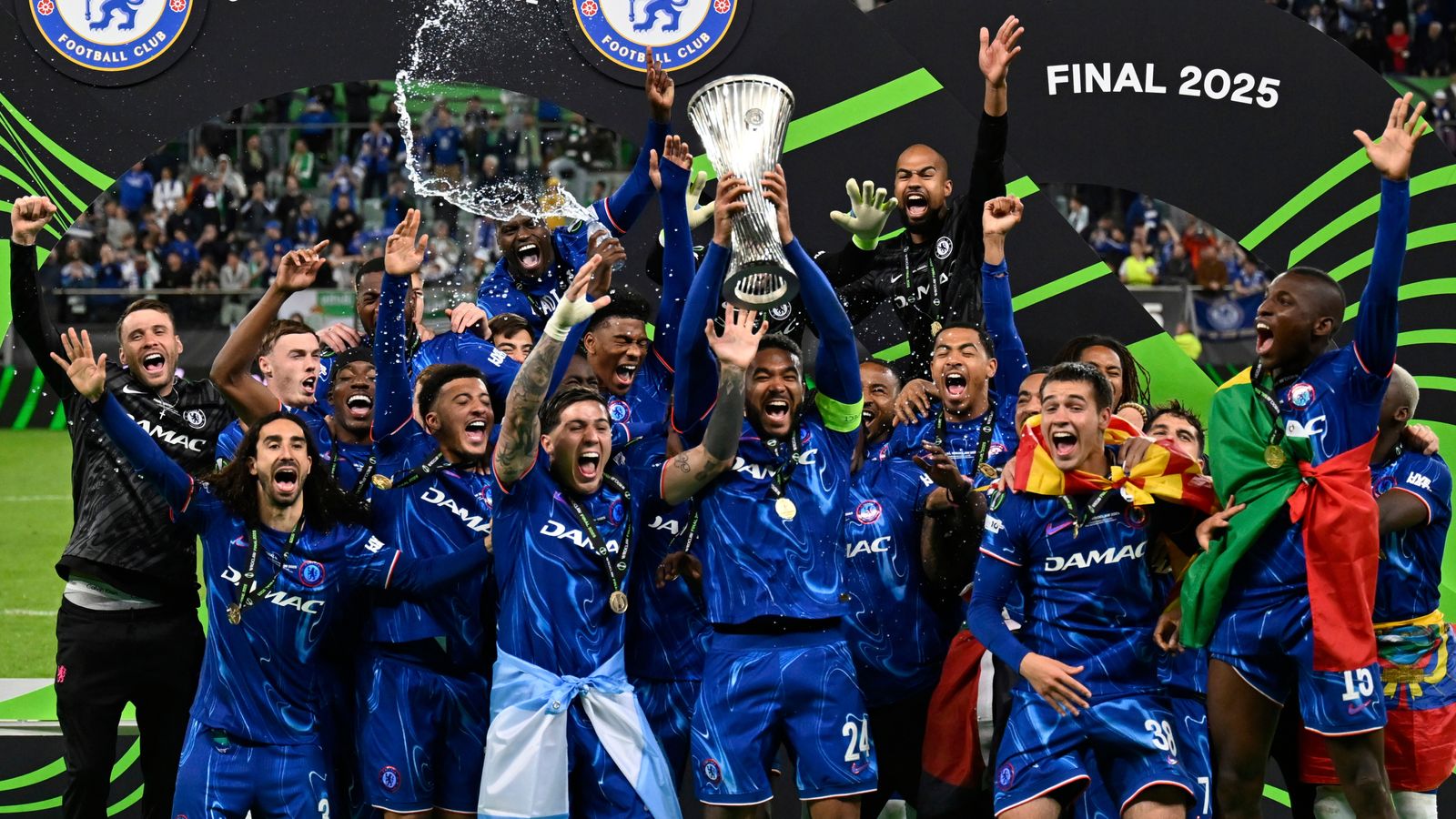 Écharpe Real Betis Vs Chelsea – Conference League 2025 – Édition Limitée – Fabriquée En Italie