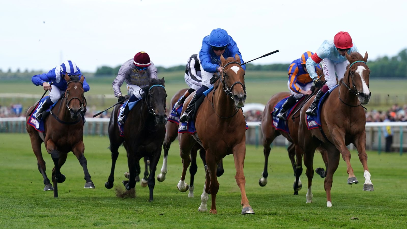1000 Guineas: Desert Flower swoops for Newmarket glory for Godolphin under William Buick