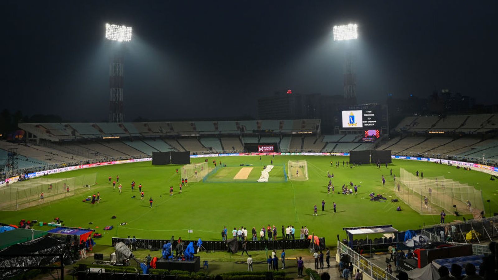 Indian Premier League: T20 tournament suspended for one week as Pakistan-India tensions escalate