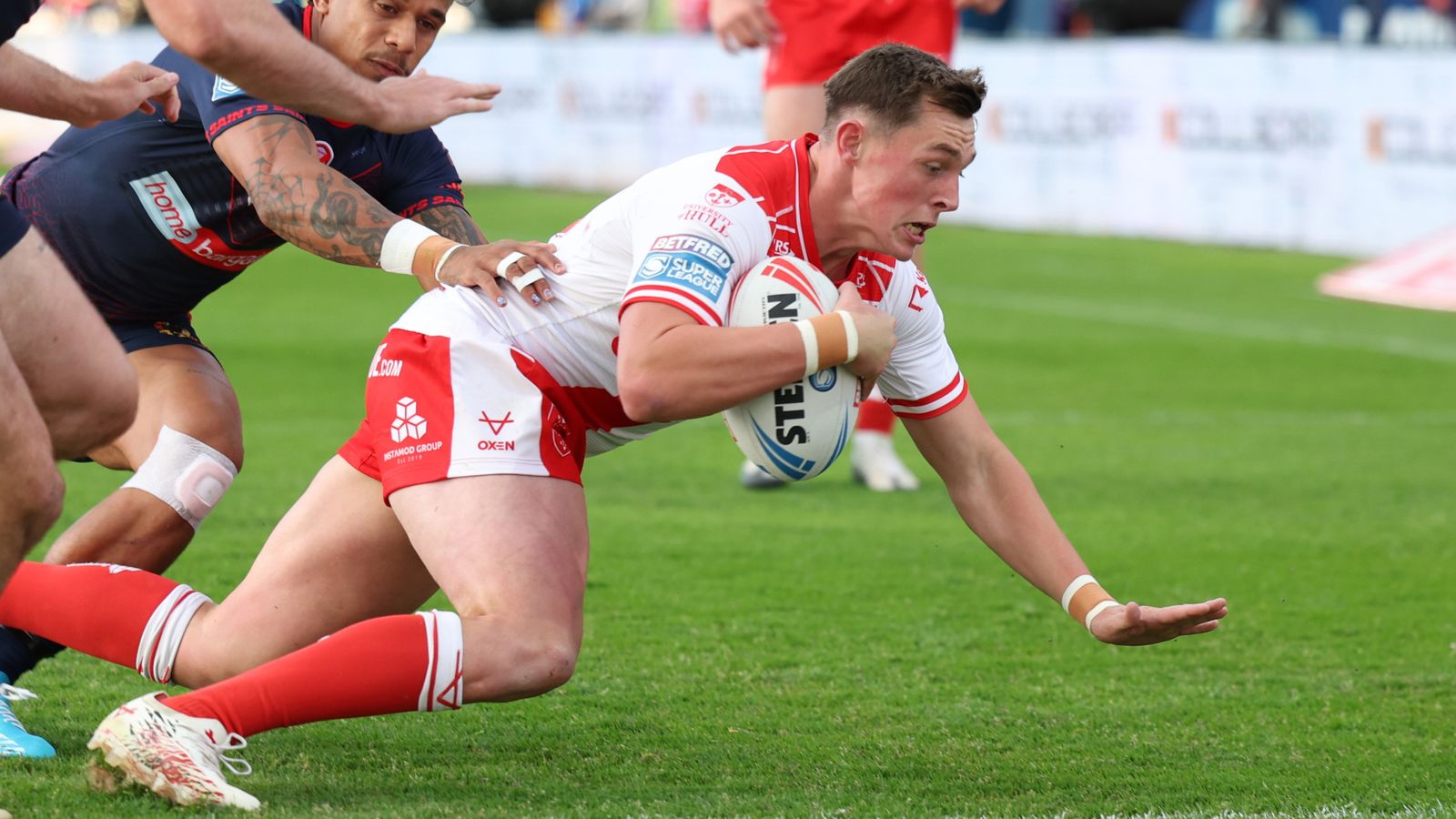 Super League LIVE! St Helens hit back but still trail Hull KR