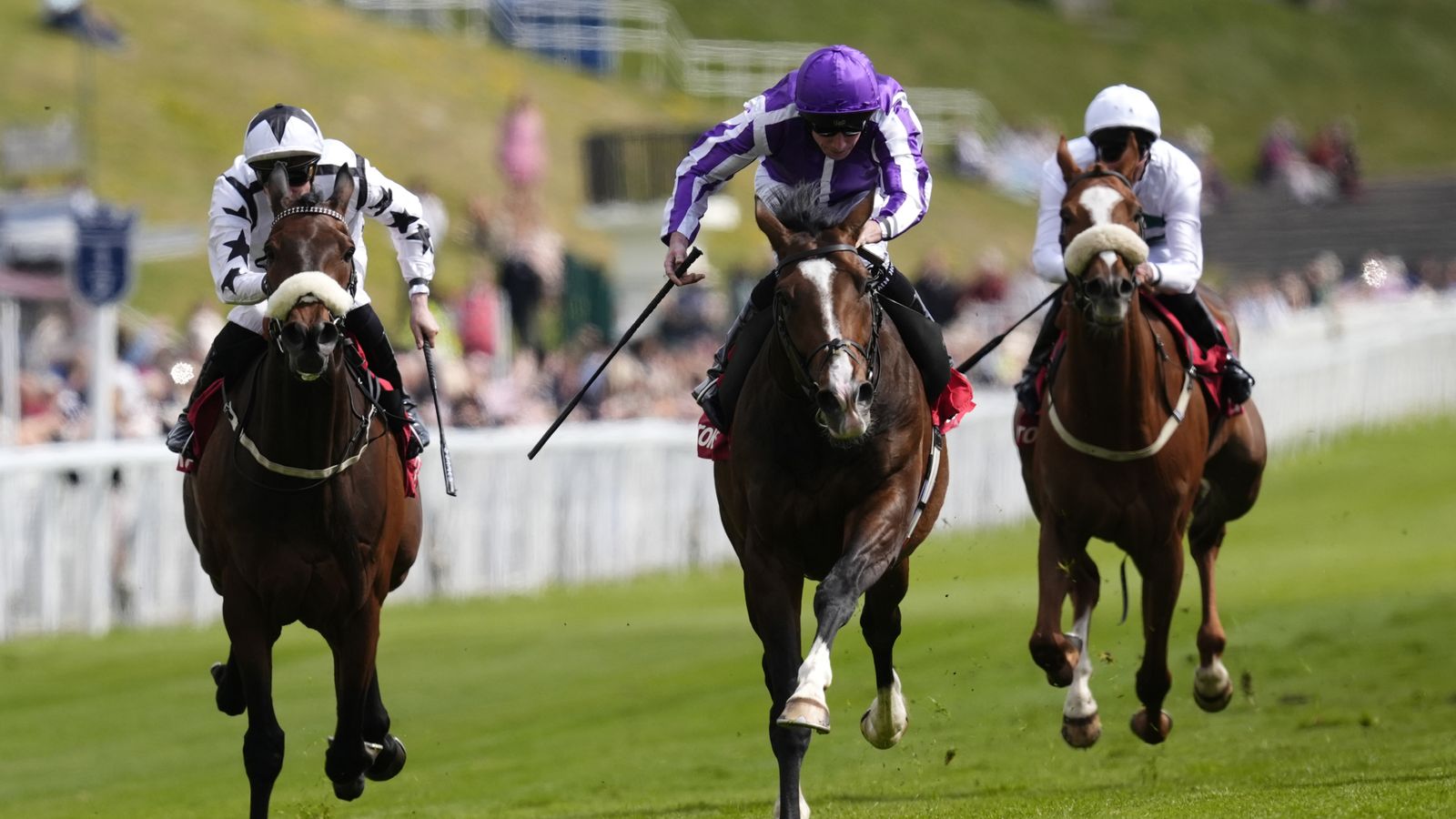 Chester May Festival: Illinois digs deep to return with Ormonde Stakes triumph for Aidan O'Brien and Ryan Moore
