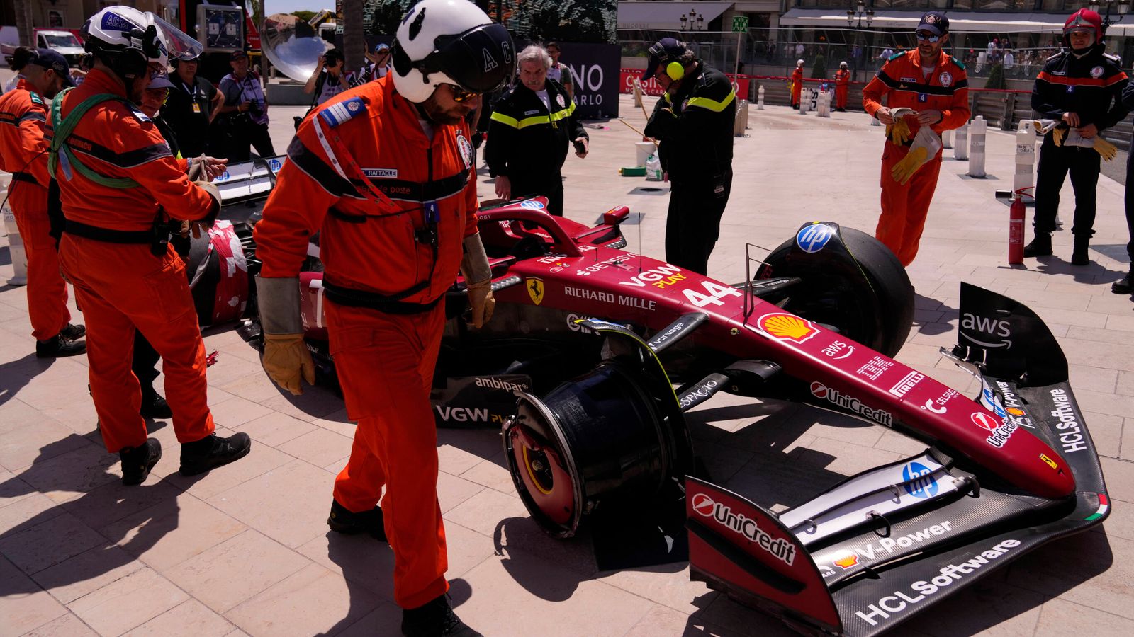 https://e0.365dm.com/25/05/1600x900/skysports-lewis-hamilton-crash_6925814.jpg?20250524124803
