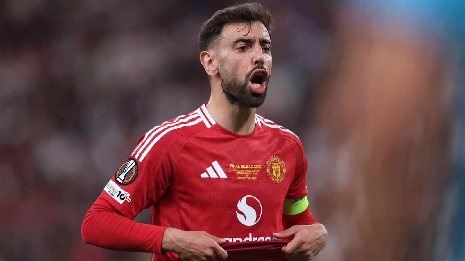 Bruno Fernandes transfer news: Man Utd captain eager to stay, but admits club could cash in after Europa League final loss