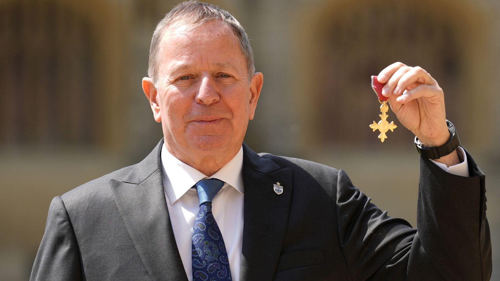 Martin Brundle: Sky Sports pundit pays tribute to colleagues after receiving OBE from Prince of Wales