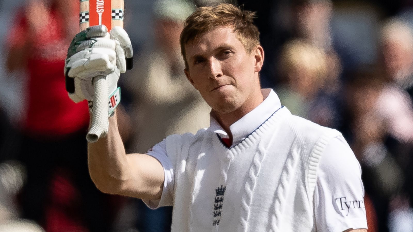 https://e0.365dm.com/25/05/1600x900/skysports-zak-crawley-england-vs-zimbabwe_6924301.jpg?20250522162317