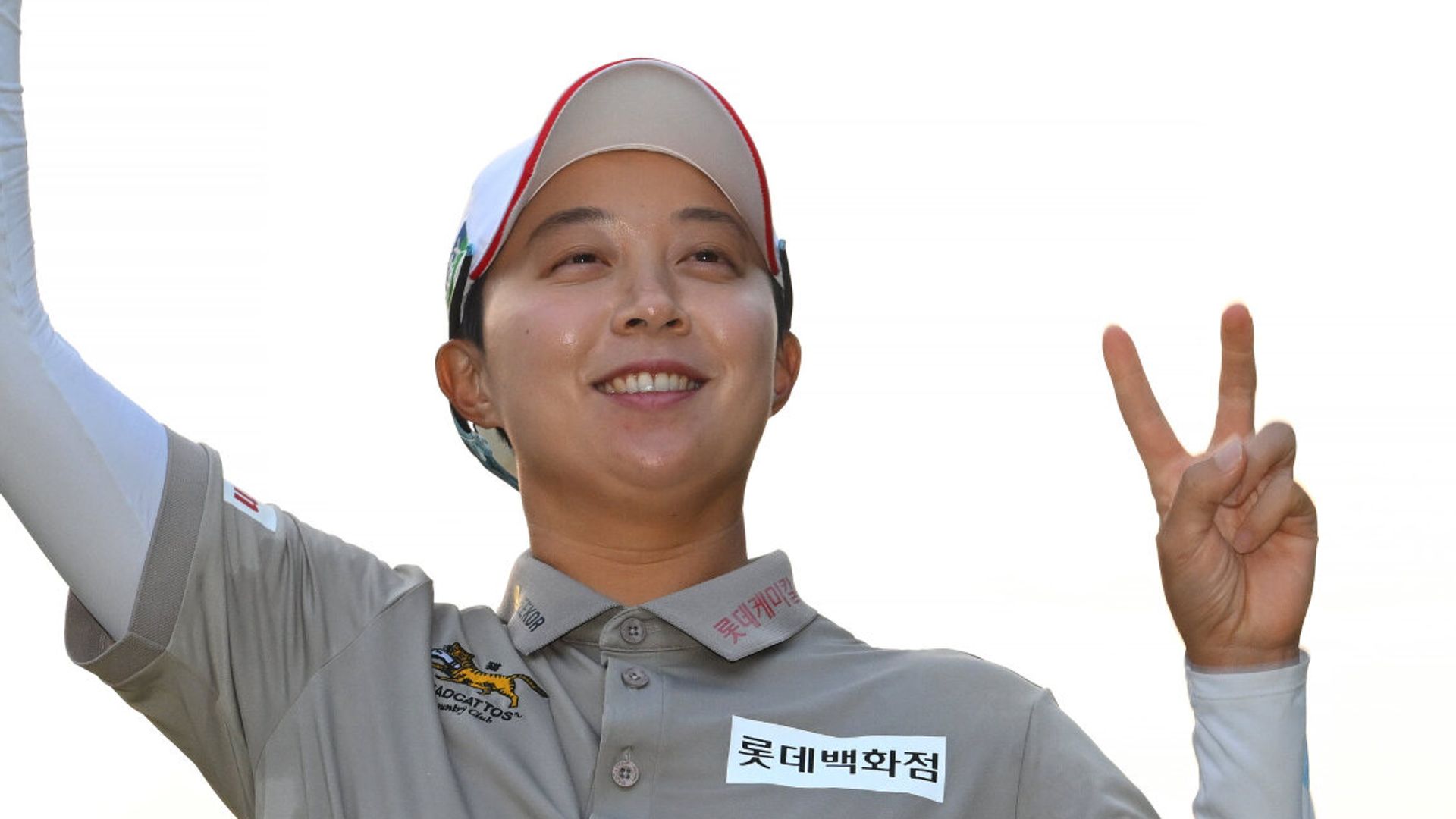 Kim holds off late charge to defend LET title in Korea 