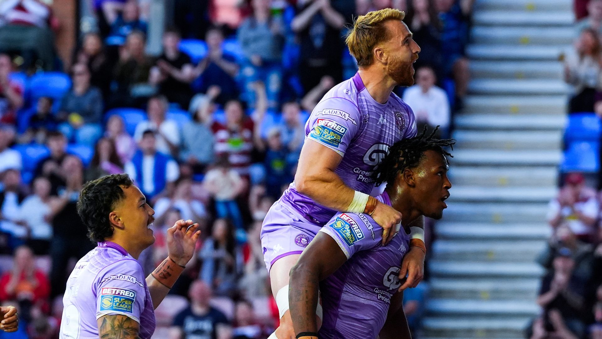 Wigan hold on in frenzied win over Leigh as Leeds edge past Hull FC