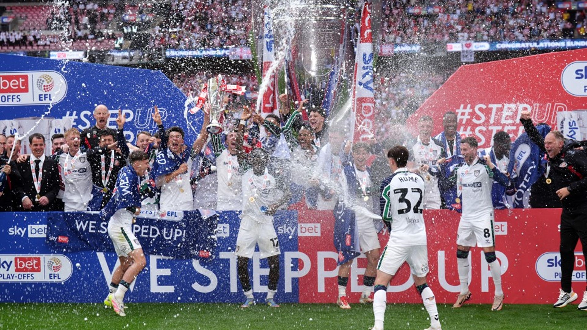 Sunderland promoted to PL after stunning late Wembley comeback