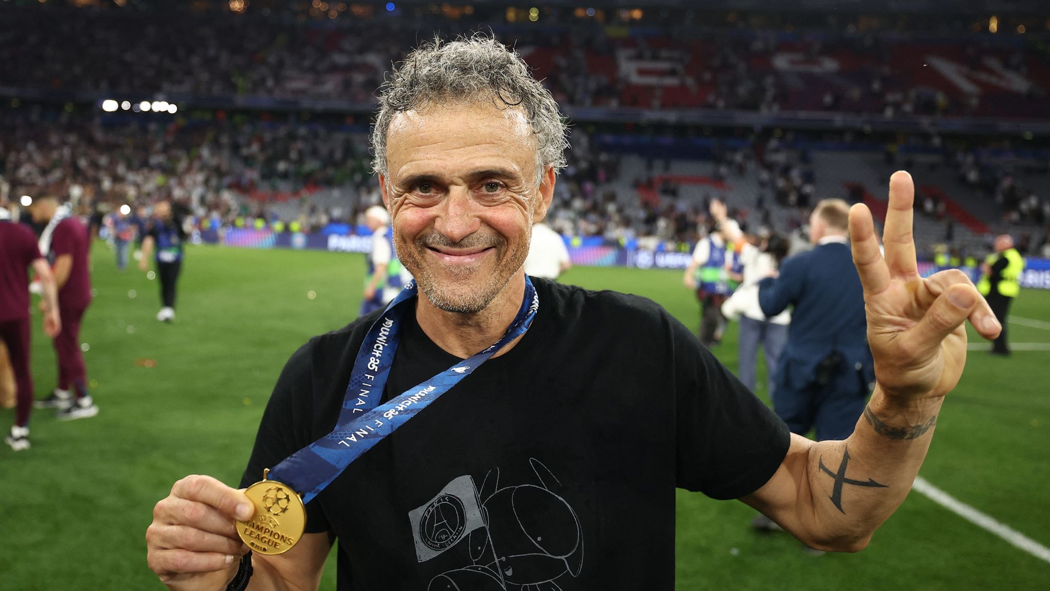 Transfer Centre Live: Latest Football Rumors