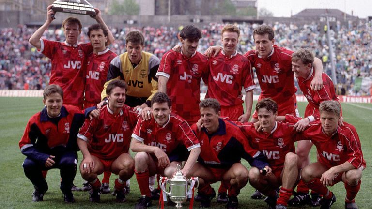 Aberdeen beat Celtic on penalties in lift the Scottish Cup in 1995