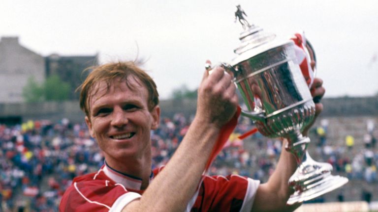Alex McLeish captained Aberdeen to Scottish Cup glory in 1990