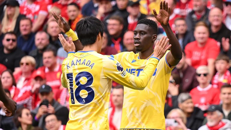 Ismaila Sarr of Crystal Palace celebrates scoring his team's first goal with team-mate Daichi Kamada