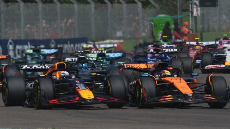 05/18/2025, Autodromo Enzo e Dino Ferrari, Imola, Formula 1 Grand Prix Emilia Romagna 2025, pictured at the start of the race: Max Verstappen (NLD), Oracle Red Bull Racing, Oscar Piastri (AUS), McLaren F1 Team, Lando Norris (GBR), George Russell (GBR), Mercedes-AMG Petronas Formula One Team, Fernando Alonso (ESP), Aston Martin Aramco Cognizant Formula One team Photo by: Hasan Bratic/picture-alliance/dpa/AP Images