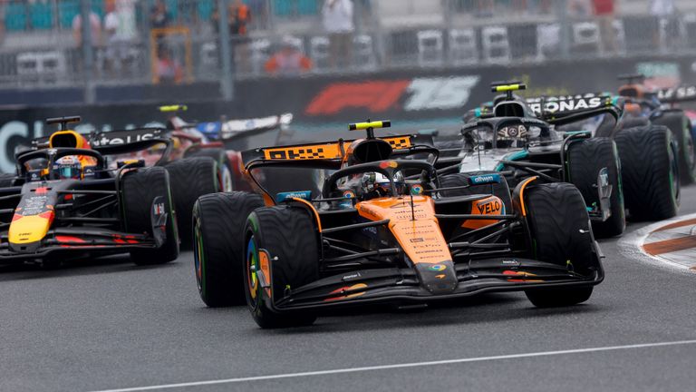 Sprint start, #4 Lando Norris (GBR, McLaren F1 Team), #1 Max Verstappen (NLD, Oracle Red Bull Racing), #12 Andrea Kimi Antonelli (ITA, Mercedes-AMG Petronas F1 Team), F1 Grand Prix of Miami at Miami International Autodrome on May 3, 2025 in Miami Gardens, United States of America. (Photo by HOCH ZWEI) Photo by: HOCH ZWEI/picture-alliance/dpa/AP Images