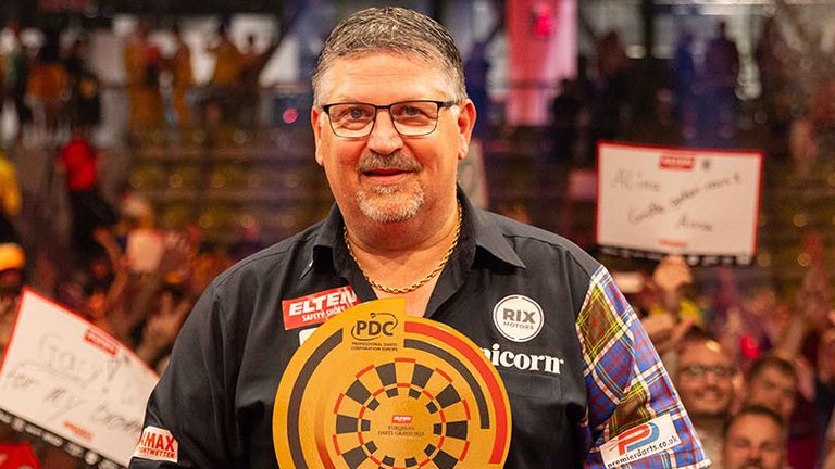 Gary Anderson romped to victory as he defended his title at the European Darts Grand Prix in Sindelfingen - Pic: Sascha Janne/PDC Europe