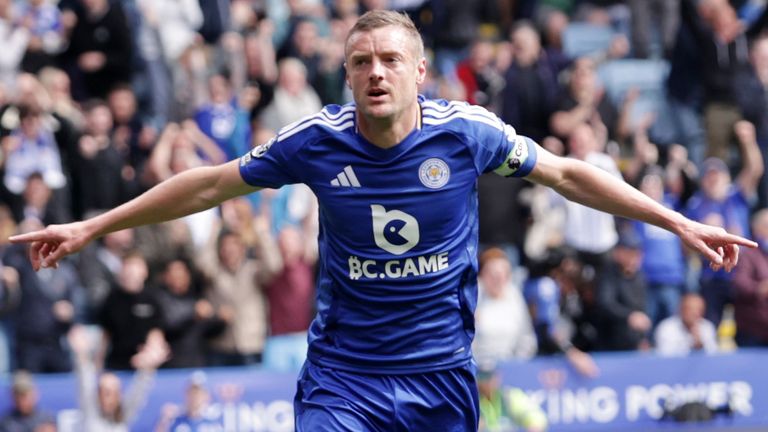 LEICESTER, ENGLAND - MAY 3: Jamie Vardy of Leicester City celebrates after scoring to make it 1-0 during the Premier League match between Leicester City and Southampton at King Power Stadium on May 3, 2025 in Leicester, United Kingdom. (Photo by Plumb Images/Leicester City FC via Getty Images)